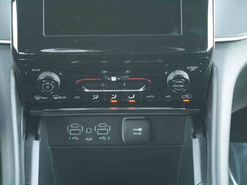 New 2025 Jeep Grand Cherokee Laredo X image 5