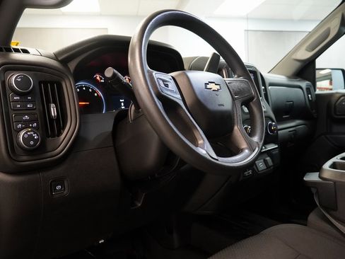 Used 2020 Chevrolet Silverado 1500 Custom w/ Custom Value Package image 6