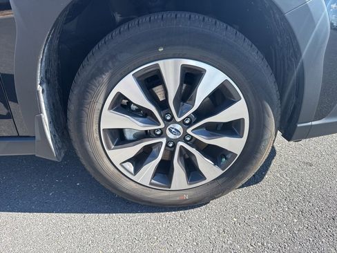 Certified 2025 Subaru Outback Limited image 10