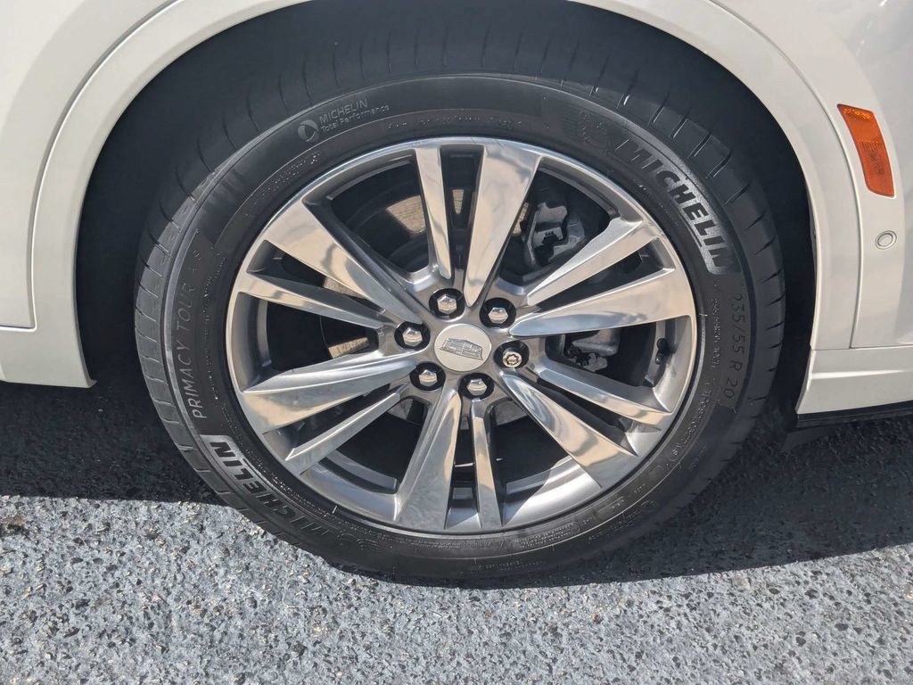 Used 2021 Cadillac XT6 Premium Luxury FWD image 13
