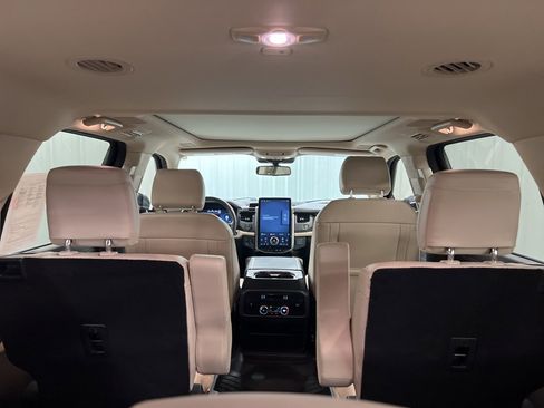 Used 2024 Ford Expedition Max Platinum image 10