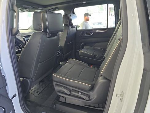 New 2026 GMC Yukon XL Elevation w/ Elevation Premium Package AWD/4WD image 10