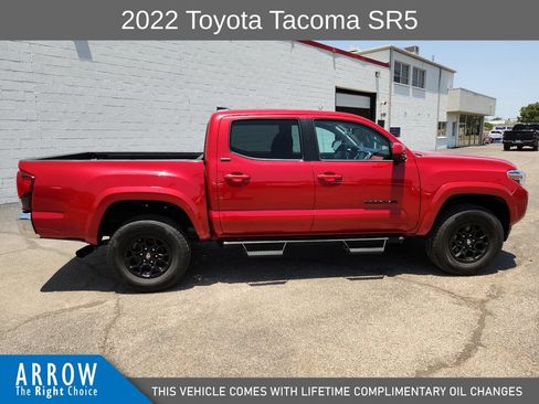 Used 2022 Toyota Tacoma SR5 RWD image 14