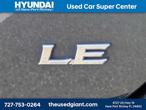 Used 2018 Toyota Camry LE FWD image 12