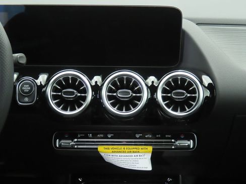 Certified 2025 Mercedes-Benz GLA 250 image 14