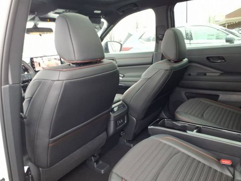 New 2026 Nissan Pathfinder SV image 27