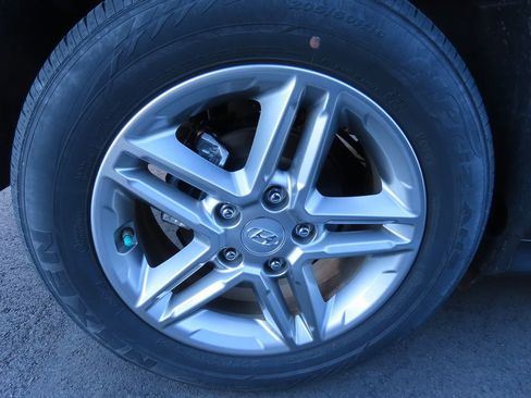 Used 2023 Hyundai Kona SE w/ Cargo Package image 17