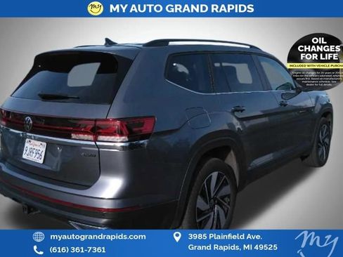Used 2024 Volkswagen Atlas SE image 4