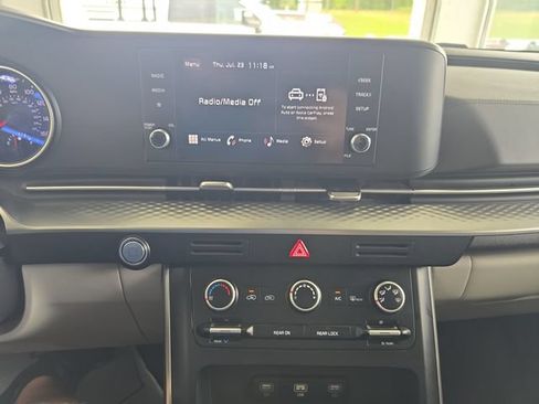 Certified 2024 Kia Carnival LX FWD image 15