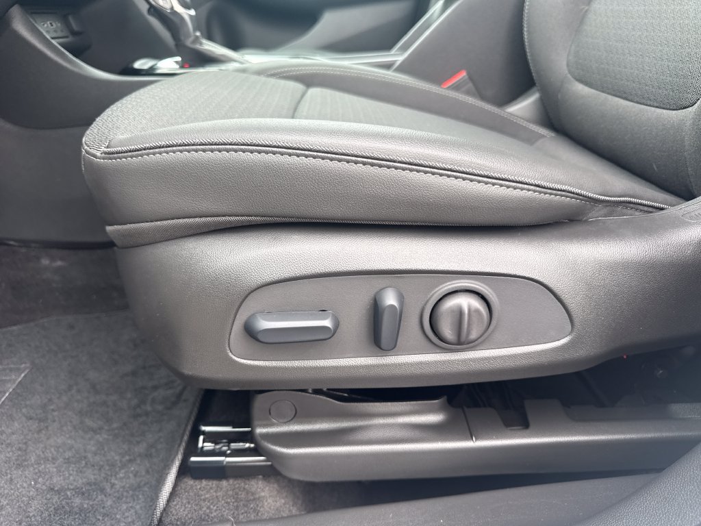 Certified 2023 Buick Encore GX Preferred w/ Cold Weather Comfort Package FWD image 15