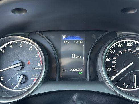 Used 2024 Toyota Camry SE image 13