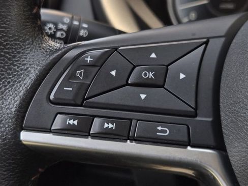 Used 2019 Nissan Kicks SR FWD image 27