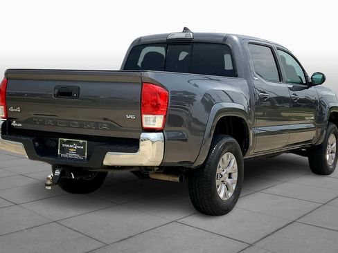 Used 2016 Toyota Tacoma SR5 w/ SR5 Appearance Package (SN) image 13