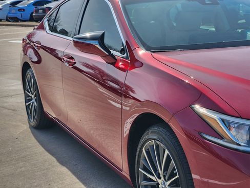 Used 2025 Lexus ES 300h w/ Premium Package image 8