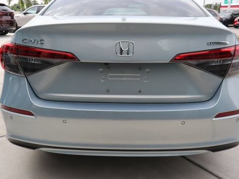 Used 2023 Honda Civic Touring image 5