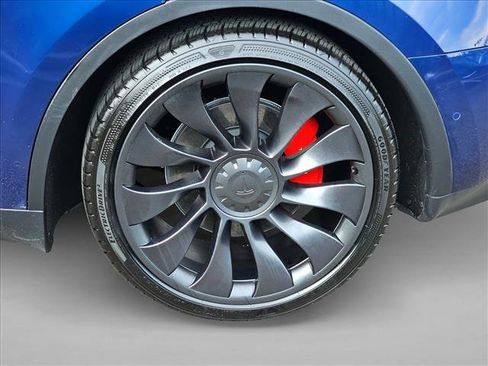 Used 2022 Tesla Model Y Performance AWD/4WD image 9