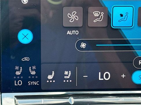 Used 2025 Volkswagen Atlas SE FWD image 20