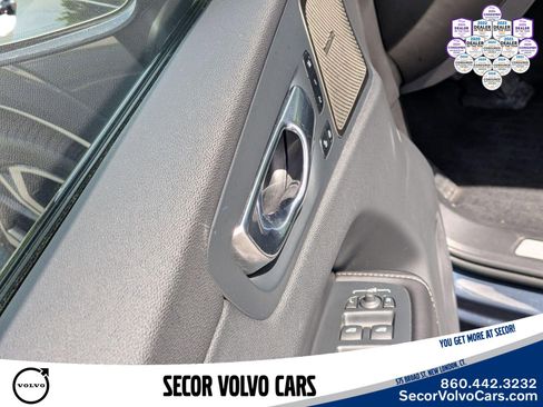 Used 2023 Volvo XC60 B5 Ultimate AWD/4WD image 12