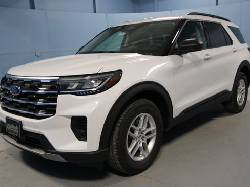 New 2026 Ford Explorer Active AWD/4WD image 24