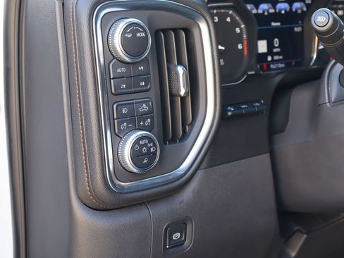 Used 2020 GMC Sierra 1500 AT4 w/ Off-Road Performance Package AWD/4WD image 25