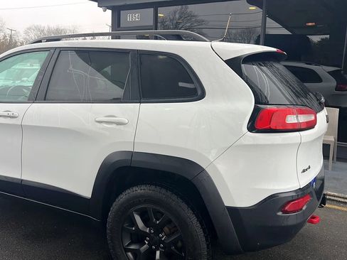 Used 2015 Jeep Cherokee Trailhawk w/ Comfort/Convenience Group image 12