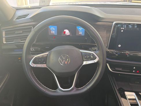 Used 2024 Volkswagen Atlas SEL AWD/4WD image 19