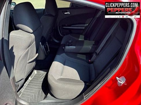 Used 2022 Dodge Charger SXT RWD image 11