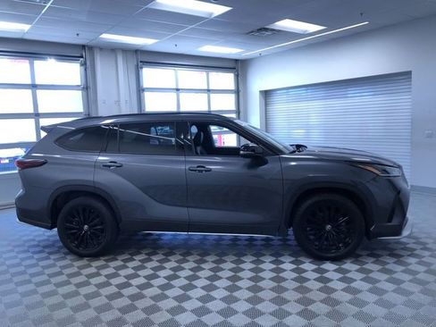 Certified 2025 Toyota Highlander XSE AWD/4WD image 35