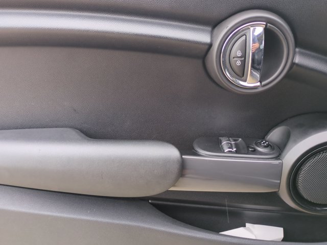 Used 2020 MINI Cooper 2-Door Hardtop w/ Storage Package FWD image 11