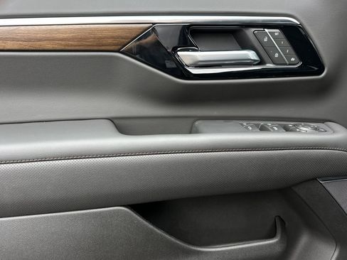 New 2026 Chevrolet Suburban High Country w/ LPO, Illumination Package image 11