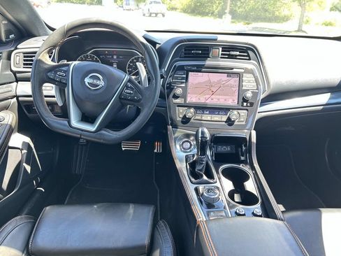 Used 2023 Nissan Maxima SR w/ Sport Mat Group FWD image 17