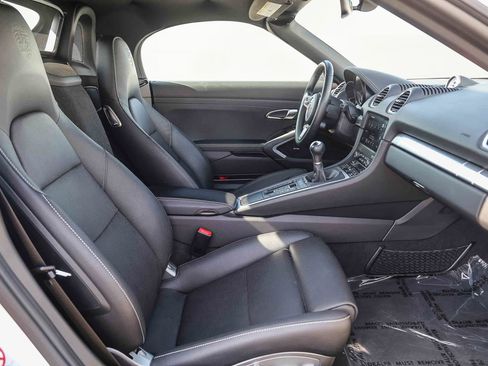 Used 2024 Porsche 718 Boxster image 21