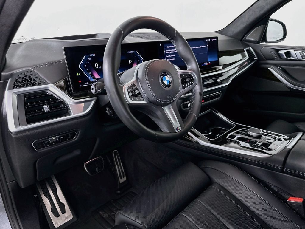 Used 2023 BMW X7 xDrive40i w/ M Sport Package AWD/4WD image 9