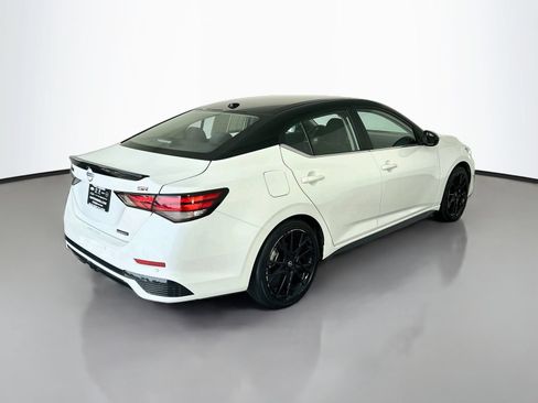 Used 2025 Nissan Sentra SR w/ Midnight Edition FWD image 7
