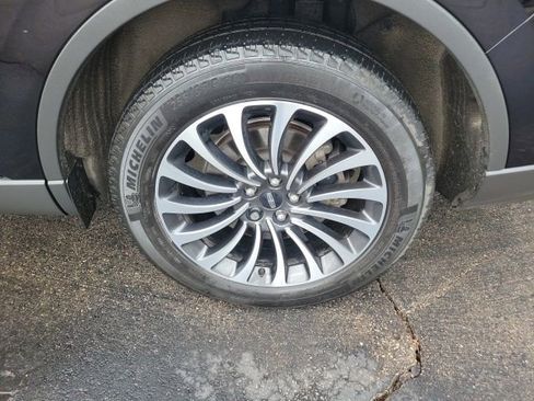 Used 2023 Lincoln Aviator AWD w/ Premium Package image 18