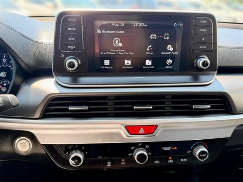 Used 2020 Kia Telluride LX FWD image 21