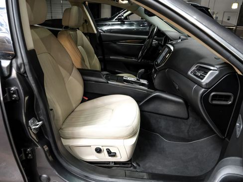 Used 2016 Maserati Ghibli image 38