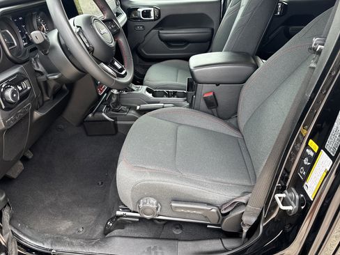 Used 2024 Jeep Wrangler Unlimited Rubicon image 9