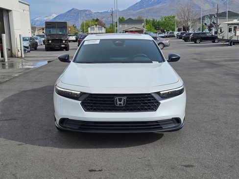 Used 2023 Honda Accord Sport image 12