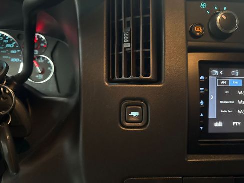 Used 2021 Chevrolet Express 2500 w/ Driver Convenience Package image 11