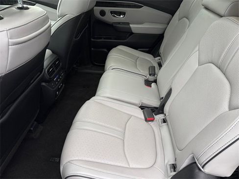 Certified 2023 Honda Pilot Elite image 13