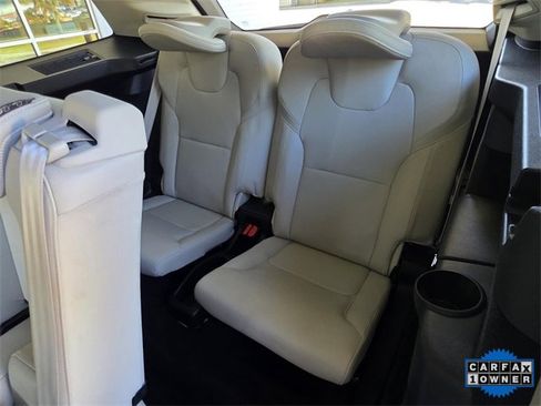 Used 2021 Volvo XC90 T8 Inscription Expression w/ Climate Package image 15