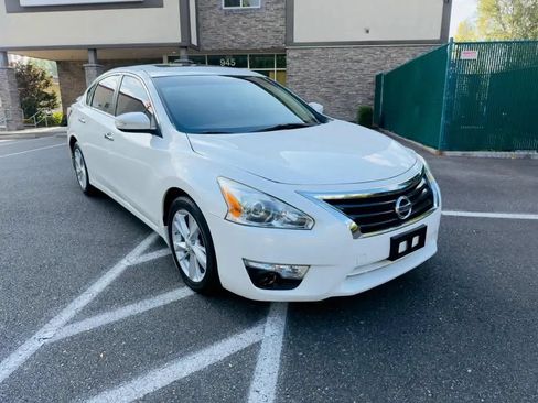 Used 2015 Nissan Altima 2.5 SV w/ Convenience Package FWD image 7