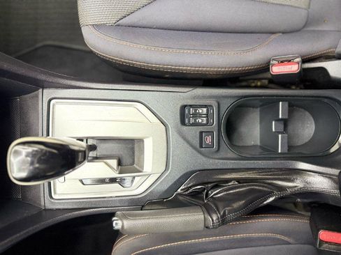 Used 2018 Subaru Crosstrek 2.0i Premium image 19