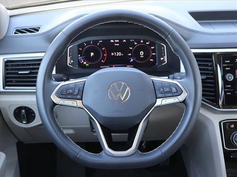 Used 2023 Volkswagen Atlas SE w/ Panoramic Sunroof Package AWD/4WD image 14