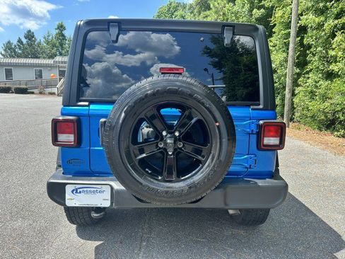 Used 2022 Jeep Wrangler Unlimited Sport AWD/4WD image 4