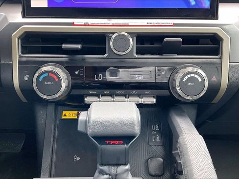 Used 2026 Toyota Tacoma TRD Off-Road w/ TRD Off Road Upgrade Package AWD/4WD image 20