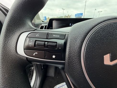 Used 2023 Kia Sportage LX image 13