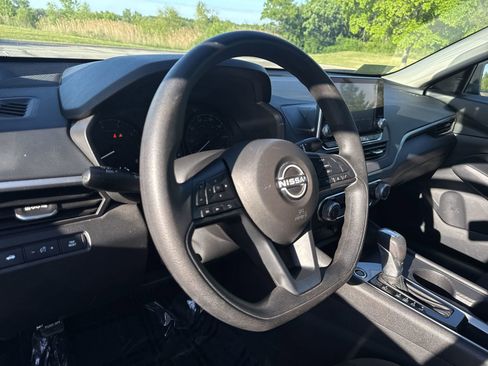 Used 2025 Nissan Altima 2.5 S FWD image 20