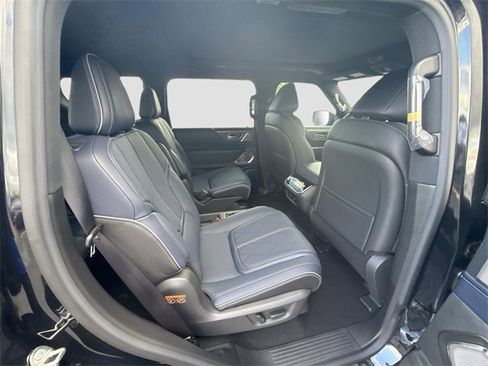 New 2026 INFINITI QX80 4WD image 23